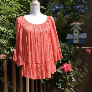 Beautiful Women’s Top by Democracy